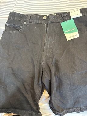 Pull&Bear Men's Black Relaxed Jeans Shorts
